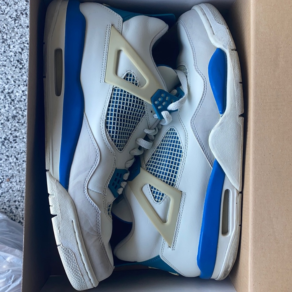 Air Jordan 4 Retro